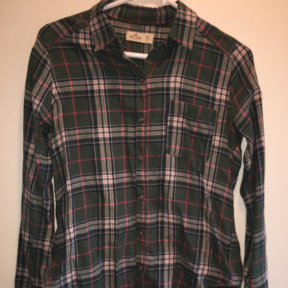 HOLLISTER GREEN FLANNEL BUTTON DOWN WITH POCKET